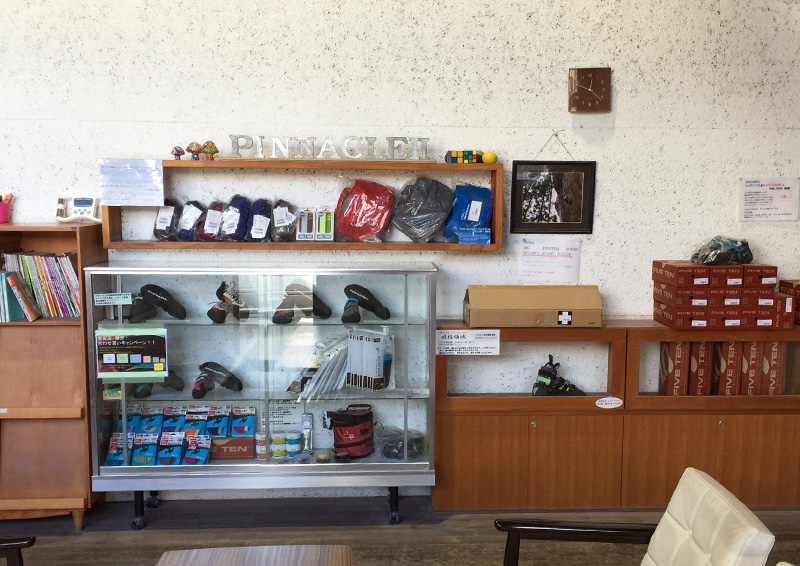 Toyota store product sales space